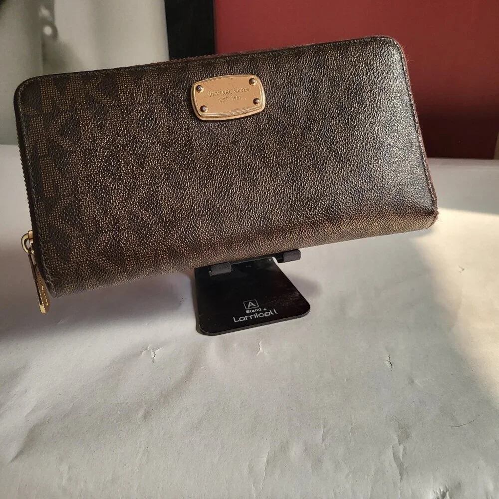 MICHAEL KORS JET SET WALLET CLUTCH CLASSIC STYLE